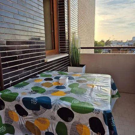 Apartment Room125 Rom